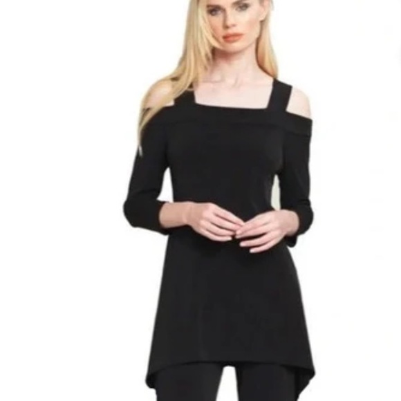 Clara Sun Woo, Size M, Black cut out Shoulder, Tunic Top - Picture 1 of 11